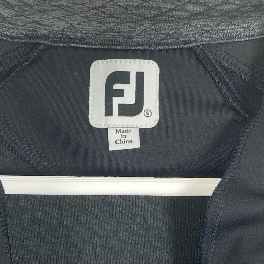 Footjoy Women’s Small Two Tone Black / Grey 1/2 Zip Poly Blend Sweater #27520 - Picture 4 of 14